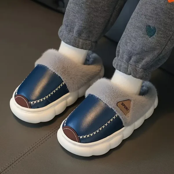Chaussons confortables et élégants doublés de polaire pour garçons, Semelle souple, antidérapants pour une utilisation en intérieur/extérieur, parfaits pour l'automne/hiver – Image 4