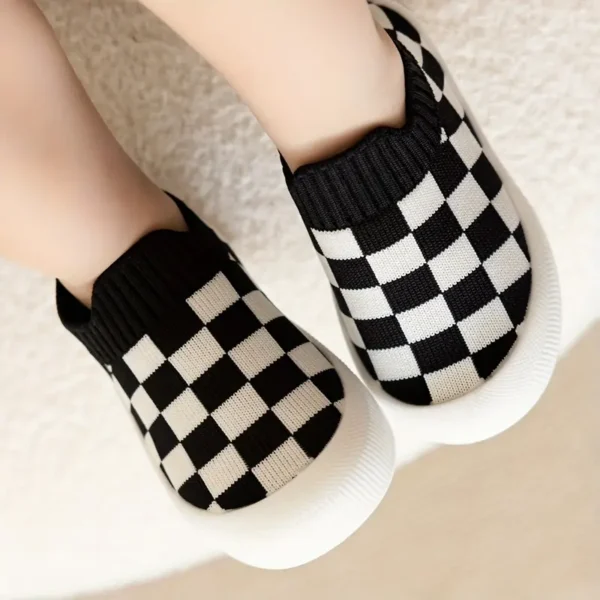 Chaussures décontractées confortables à carreaux pour bébés garçons Chaussures décontractées confortables à carreaux pour bébés garçons, chaussures de marche légères et respirantes pour l'intérieur et l'extérieur 3 novembre 2024 Kotazando