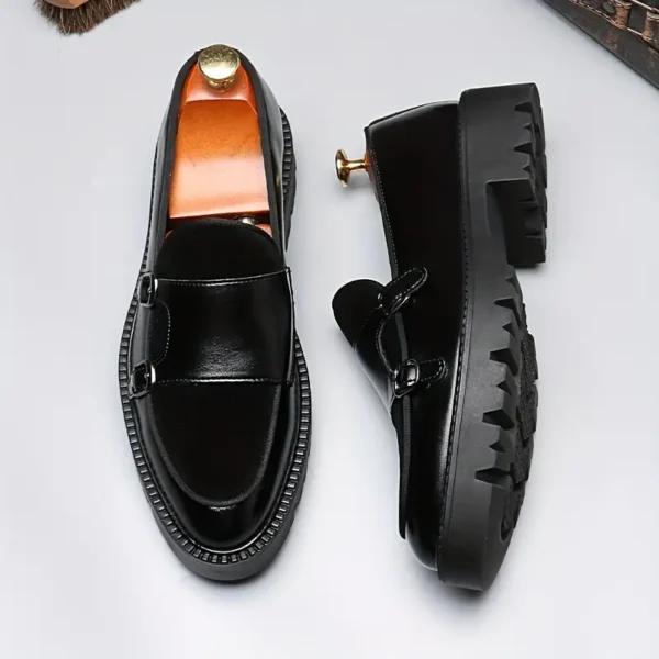 Mocassins de style vintage pour hommes, Chaussures décontractées à enfiler en similicuir avec détail à double boucle, bout rond, semelle en caoutchouc et semelle intérieure confortable pour toutes les saisons – Image 6
