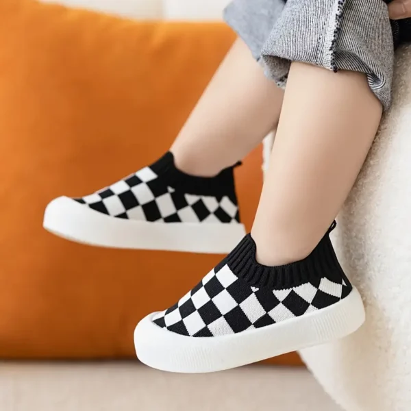 Chaussures décontractées confortables à carreaux pour bébés garçons Chaussures décontractées confortables à carreaux pour bébés garçons, chaussures de marche légères et respirantes pour l'intérieur et l'extérieur 3 novembre 2024 Kotazando