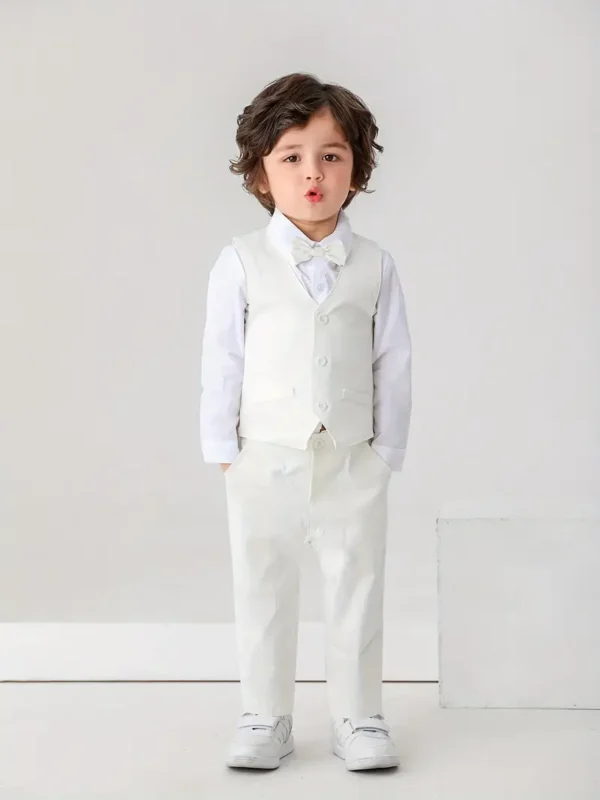 Ensemble 3 pièces pour bébé bleu ciel Ensemble 3 pièces pour bébé bleu ciel, chemise à nœud papillon, gilet et pantalon, tenue de soirée pour discours, fête d'anniversaire, vêtements pour garçon, tissu d'extérieur 1 novembre 2024 Kotazando