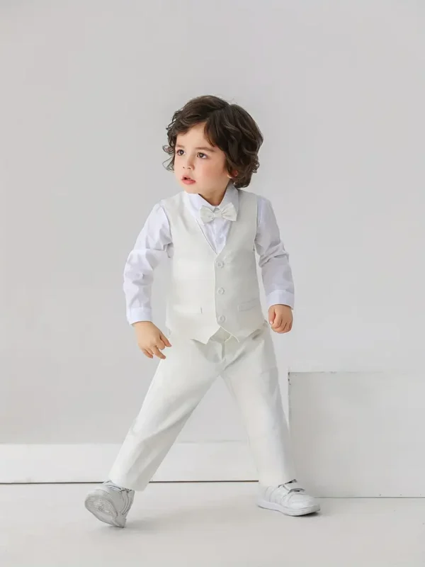 Ensemble 3 pièces pour bébé bleu ciel Ensemble 3 pièces pour bébé bleu ciel, chemise à nœud papillon, gilet et pantalon, tenue de soirée pour discours, fête d'anniversaire, vêtements pour garçon, tissu d'extérieur 1 novembre 2024 Kotazando