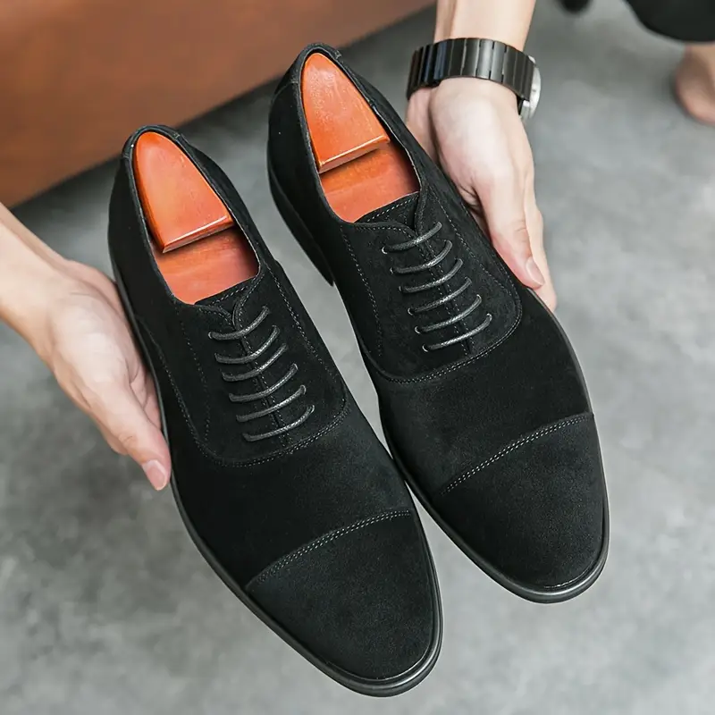Chaussures Oxford tendance de style britannique pour hommes, Similicuir élégant et durable avec semelle en caoutchouc pour les affaires et les tenues décontractées 12 Chaussures Oxford tendance de style britannique pour hommes, Similicuir élégant et durable avec semelle en caoutchouc pour les affaires et les tenues décontractées – Image 11