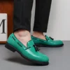 Mocassins britanniques grande taille pour hommes Mocassins britanniques grande taille pour hommes, Chaussures décontractées et professionnelles à enfiler, parfaites pour les mariages et les fêtes, semelle en caoutchouc durable 26 décembre 2024 Kotazando