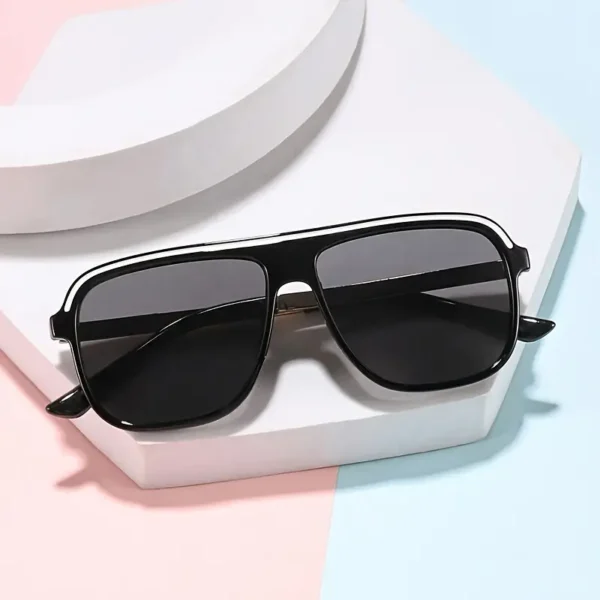 Lunettes de soleil tendance pour enfants, 1 paire, noir, style sportif, monture et verres en PC, décoratives pour sports de plein air, voyages, accessoires de fête, convient aux garçons et aux filles – Image 2