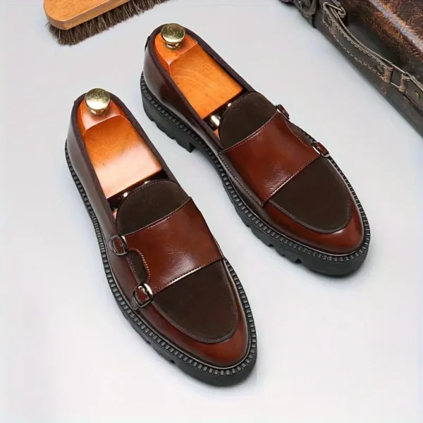 Mocassins de style vintage pour hommes, Chaussures décontractées à enfiler en similicuir avec détail à double boucle, bout rond, semelle en caoutchouc et semelle intérieure confortable pour toutes les saisons – Image 19