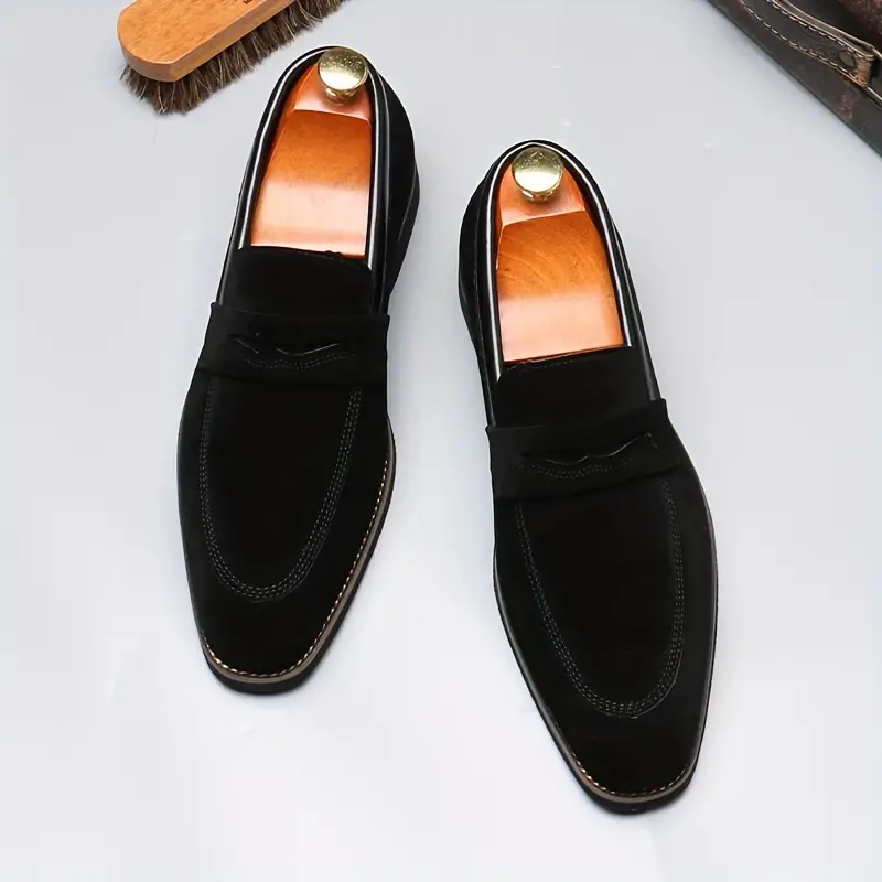 Mocassins classiques en similicuir dain pour homme, Chaussures habillées décontractées à enfiler avec bout pointu, couleur unie, confort toutes saisons, entretien facile à sec 12 Mocassins classiques en similicuir dain pour homme, Chaussures habillées décontractées à enfiler avec bout pointu, couleur unie, confort toutes saisons, entretien facile à sec – Image 11