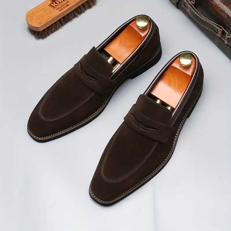 Mocassins classiques en similicuir dain pour homme, Chaussures habillées décontractées à enfiler avec bout pointu, couleur unie, confort toutes saisons, entretien facile à sec 13 Mocassins classiques en similicuir dain pour homme, Chaussures habillées décontractées à enfiler avec bout pointu, couleur unie, confort toutes saisons, entretien facile à sec – Image 12