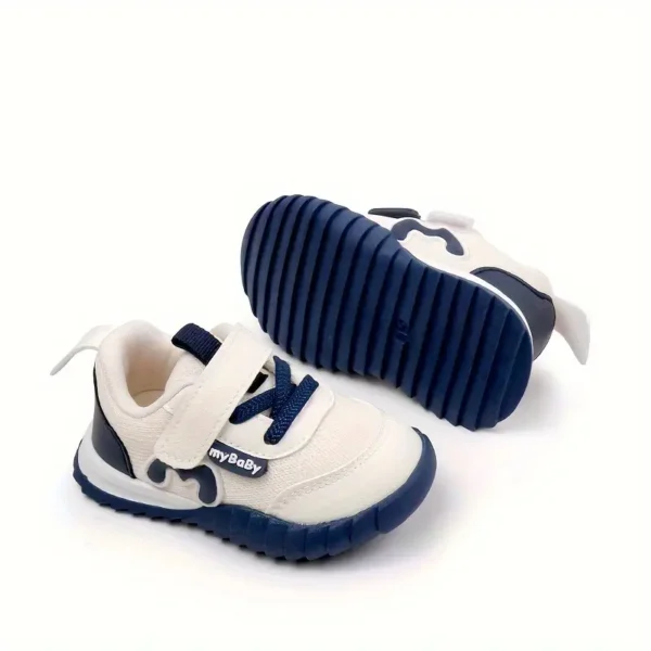 Chaussures de sport pour bébé printemps et automne, nouvelles chaussures en maille respirantes à semelle souple, antidérapantes, design tendance et à la mode, adaptées aux sorties de voyage pour bébé – Image 3