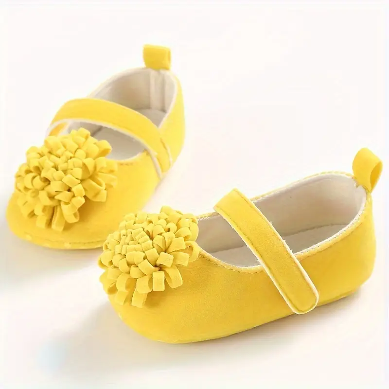 Adorables chaussures Mary Jane pour bébé fille avec accents floraux, Tissu antidérapant et respirant pour toutes les saisons 4 Adorables chaussures Mary Jane pour bébé fille avec accents floraux, Tissu antidérapant et respirant pour toutes les saisons – Image 3