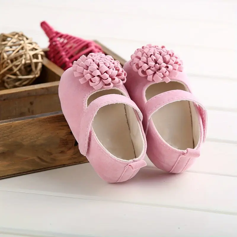 Adorables chaussures Mary Jane pour bébé fille avec accents floraux, Tissu antidérapant et respirant pour toutes les saisons 9 Adorables chaussures Mary Jane pour bébé fille avec accents floraux, Tissu antidérapant et respirant pour toutes les saisons – Image 8