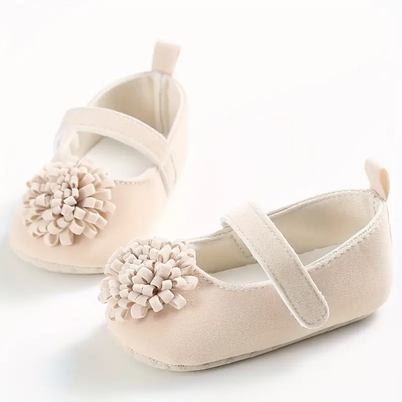 Adorables chaussures Mary Jane pour bébé fille avec accents floraux, Tissu antidérapant et respirant pour toutes les saisons 12 Adorables chaussures Mary Jane pour bébé fille avec accents floraux, Tissu antidérapant et respirant pour toutes les saisons – Image 11