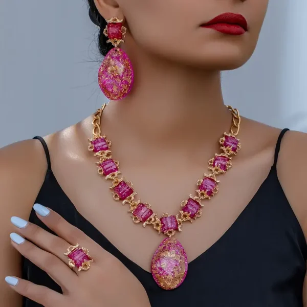 Ensemble de bijoux luxueux en pierres précieuses rouges pour mariées - Comprend un collier, des boucles d'oreilles, un bracelet et une bague