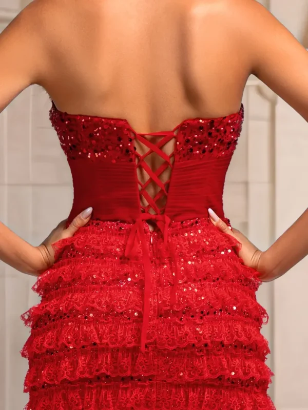 Une robe de soirée rouge unie pour femme, avec un style élégant avec un design à col haut en maille et paillettes - Image 8