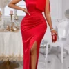 Robe élégante en satin rouge à une épaule avec nœud et fente sur la cuisse Robe élégante en satin rouge à une épaule avec nœud et fente sur la cuisse - Parfait pour les fêtes, la Saint-Valentin 6 janvier 2025 Kotazando