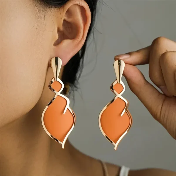 Boucles d'oreilles en forme de goutte d'eau colorées de style bohème chic - Image 2