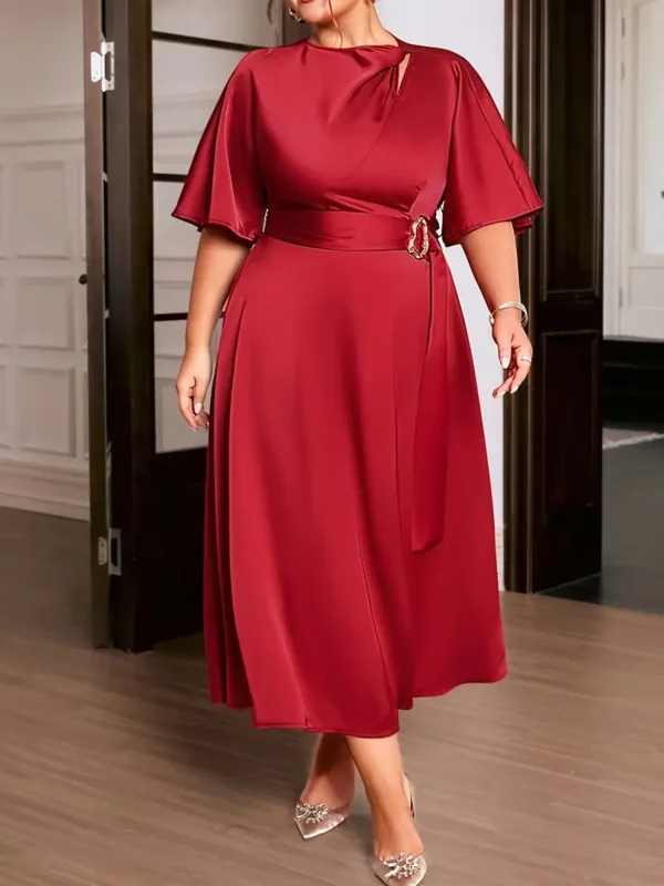 Robe élégante en velours rouge grande taille - Étincelante, manches 3/4 froncées - Image 2