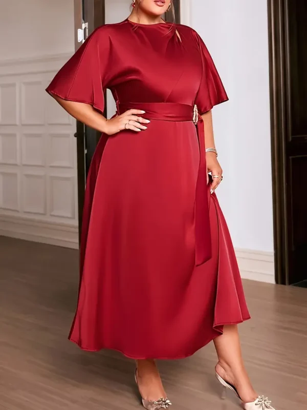 Robe élégante en velours rouge grande taille - Étincelante, manches 3/4 froncées - Image 5