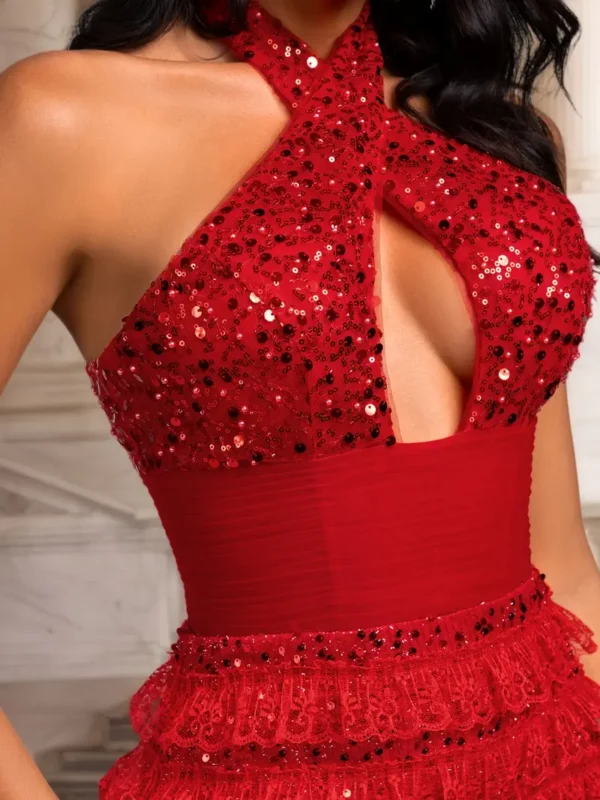 Une robe de soirée rouge unie pour femme, avec un style élégant avec un design à col haut en maille et paillettes - Image 3