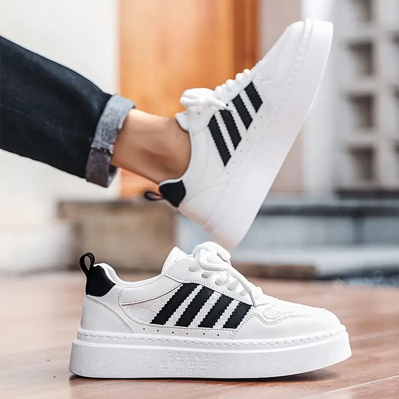 Baskets décontractées pour hommes - Durables et résistantes aux taches 11 Baskets décontractées pour hommes - Durables et résistantes aux taches – Image 10