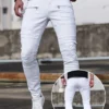 Jean déchiré en coton uni pour homme 13 avril 2025 Kotazando