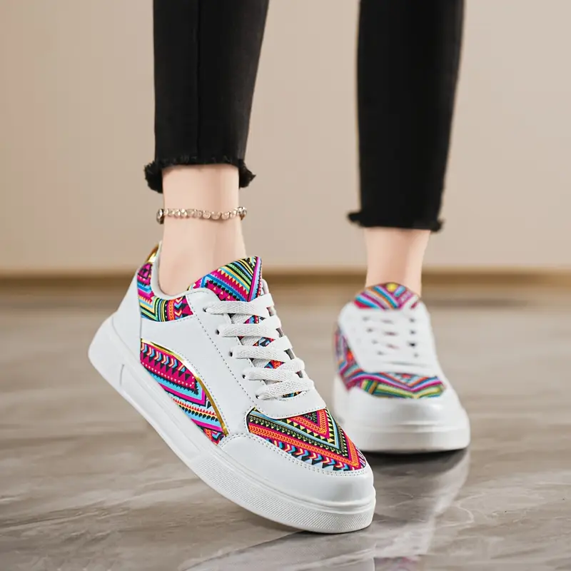 Baskets tendance pour femme à imprimé mandala coloré 3 Baskets tendance pour femme à imprimé mandala coloré – Image 2