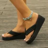 Tongs d'été chics à semelle compensée pour femme Tongs d'été chics à semelle compensée pour femme 4 mai 2025 Kotazando