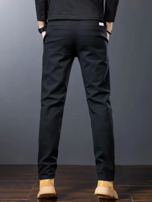 Pantalon slim uni pour homme avec poches – Image 2