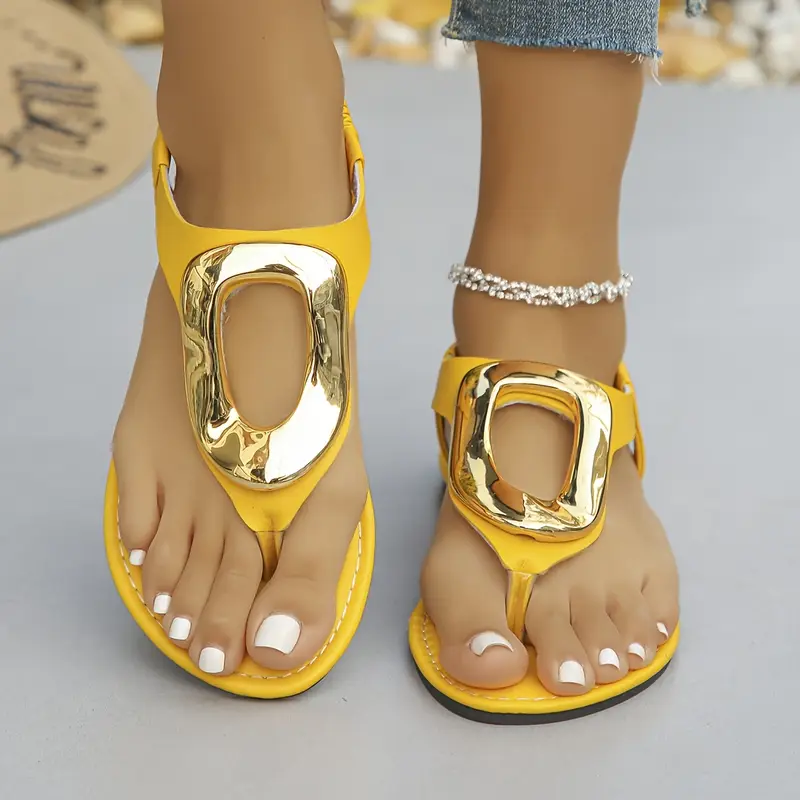 Sandales plates noires et dorées pour femme 3 Sandales plates noires et dorées pour femme – Image 2