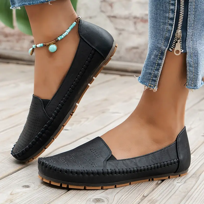 Chaussures plates rétro perforées pour femme 2 Chaussures plates rétro perforées pour femme