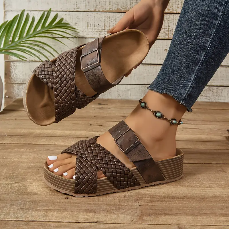 Sandales plates décontractées rétro grande taille pour femmes 5 Sandales plates décontractées rétro grande taille pour femmes – Image 4