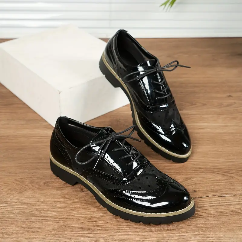 Chaussures femme style britannique en dentelle creuse sculptée 4 Chaussures femme style britannique en dentelle creuse sculptée – Image 3